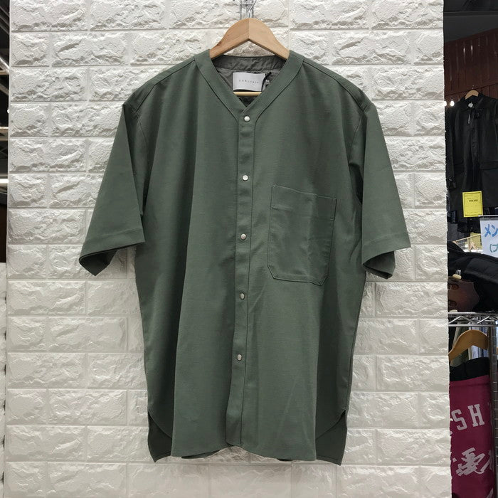 (used)【中古】CURLY ノーカラーシャツ メンズ 4 オリーブ [jgg] <岸和田和泉インター店>